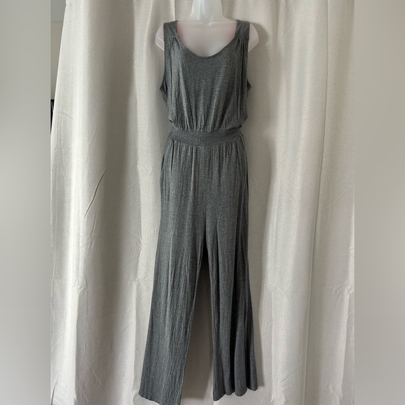 Loungy jumpsuit - Picture 1 of 6